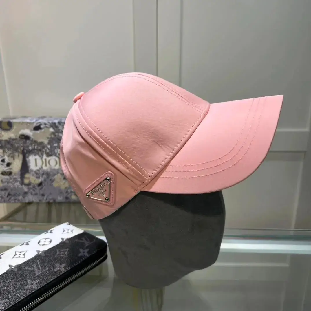 Prada Cap 3